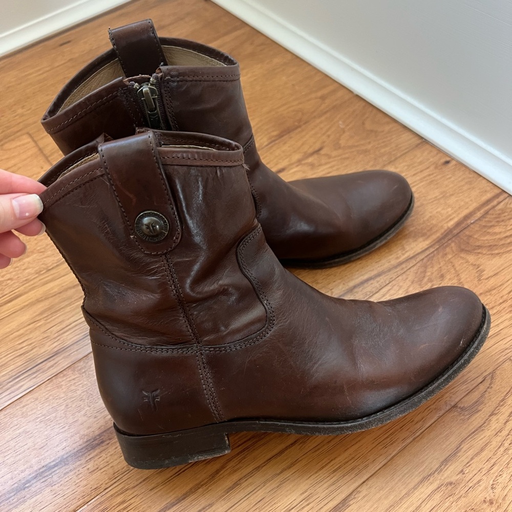 Frye Melissa Button Short Boot 7.5B